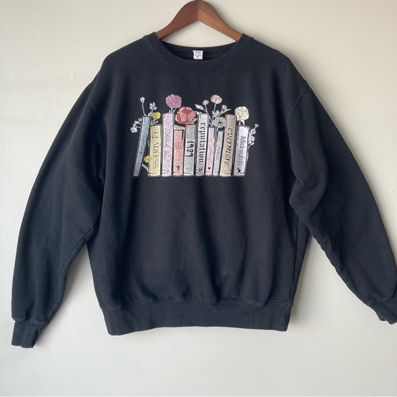 Smart Blanks Tops - Taylor Swift Black Sweatshirt with Book and Flower Design XL CottonPoly Blend
